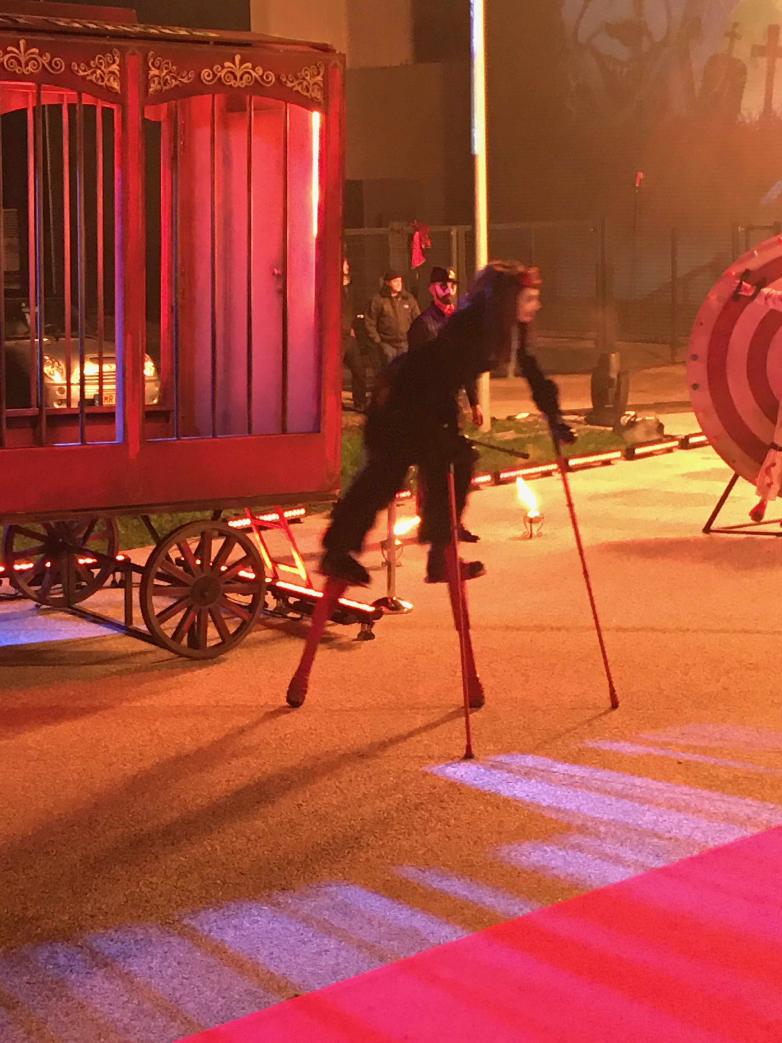 petite piste de cirque, location mini-cirque, animation école de cirque, spectacle, gradins, location, animation centre commercial