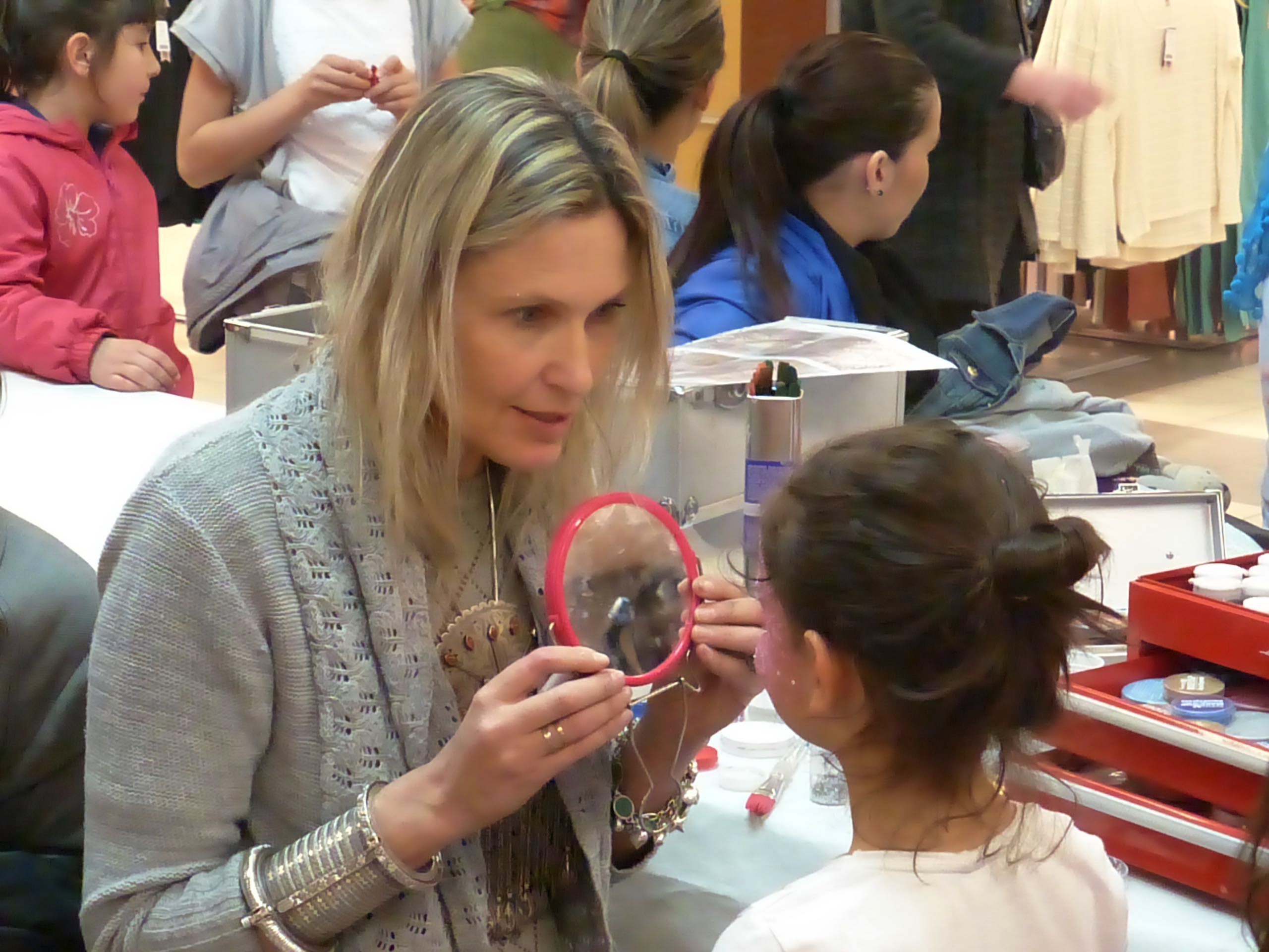 animation maquillage,
animation centre commercial,
maquillage enfant